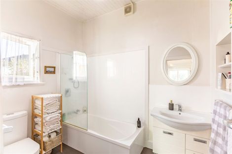 Photo of property in 95 Wellesley Road, Napier South, Napier, 4110