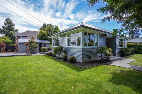 Photo of property in 98 Hamilton Avenue, Ilam, Christchurch, 8041