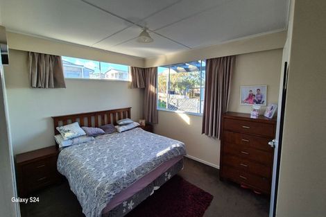 Photo of property in 17 Maple Grove, Maungaraki, Lower Hutt, 5010