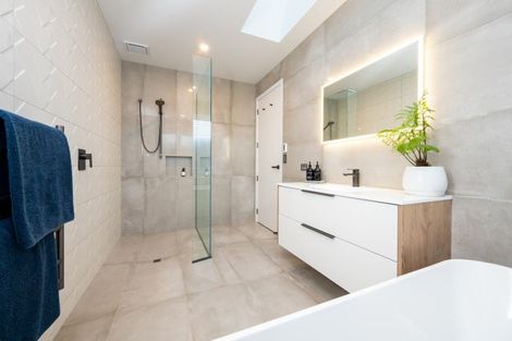 Photo of property in 10 Rich Rise, Havelock North, 4130