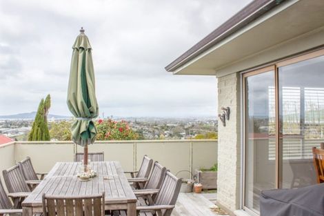 Photo of property in 13 Colin Wild Place, Glenfield, Auckland, 0629