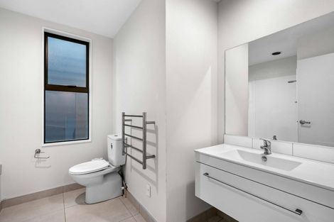 Photo of property in 15 Battalion Drive, Papakura, 2110