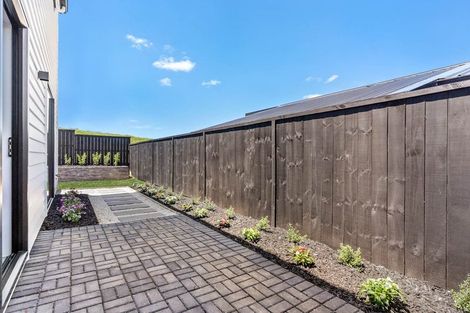 Photo of property in 92 Huanui Drive, Wainui, 0992