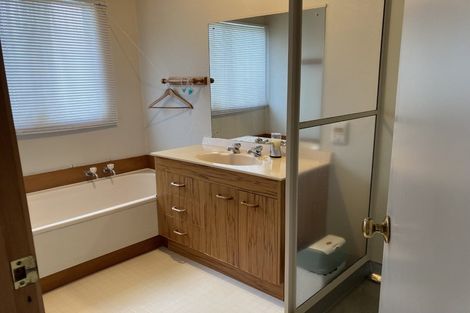 Photo of property in 1/77 Aberfeldy Avenue, Highland Park, Auckland, 2010