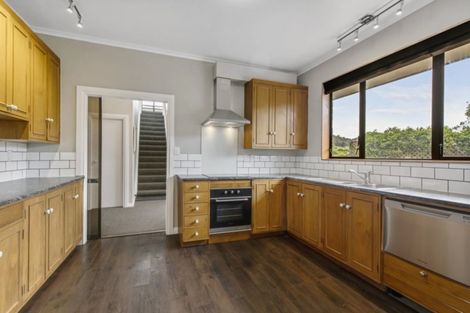 Photo of property in 98 View Road, Houghton Bay, Wellington, 6023