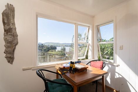 Photo of property in 19 Bayview Road, Paremata, Porirua, 5024