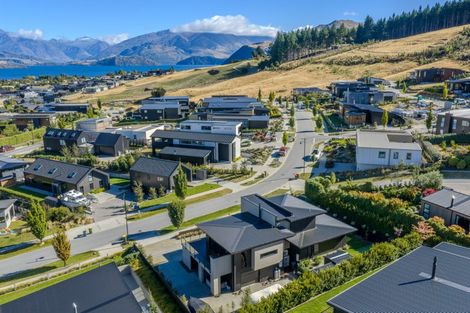 Photo of property in 8 Mills Road, Wanaka, 9305