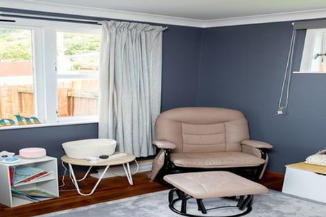 Photo of property in 3 Sunny Grove, Wainuiomata, Lower Hutt, 5014