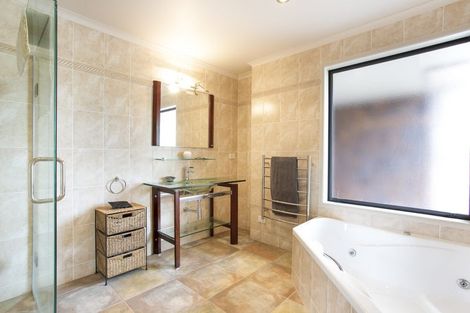 Photo of property in 38a Kaipara Lake Road, South Head, Helensville, 0874