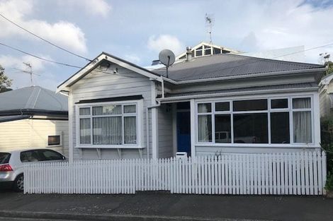 Photo of property in 9 Myrtle Crescent, Mount Cook, Wellington, 6021