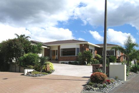 Photo of property in 6 Optimist Place, West Harbour, Auckland, 0618