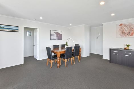Photo of property in 5 Keri Vista Rise, Papakura, 2110
