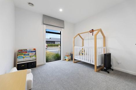Photo of property in 12 Ngaru Crescent, Richmond Heights, Taupo, 3330