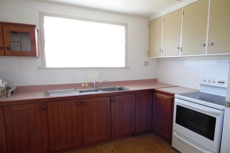 Photo of property in 49 Flanshaw Road, Te Atatu South, Auckland, 0610