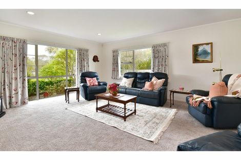 Photo of property in 16 Crampton Court, Orewa, 0931
