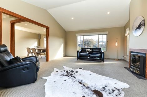 Photo of property in 18 Roderick Place, Rototuna, Hamilton, 3210