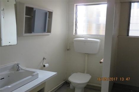 Photo of property in 303 Great North Road, Henderson, Auckland, 0612