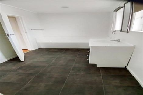 Photo of property in 1/10 Walter Street, Hauraki, Auckland, 0622