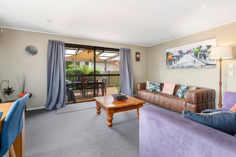 Photo of property in 1/162 Universal Drive, Henderson, Auckland, 0610