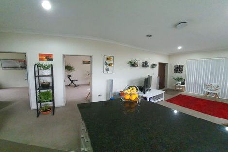 Photo of property in 108 San Marino Drive West, Henderson, Auckland, 0612