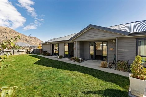 Photo of property in 17 Banbury Terrace, Lower Shotover, Queenstown, 9304