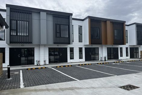 Photo of property in 2/32 Brandon Road, Glen Eden, Auckland, 0602