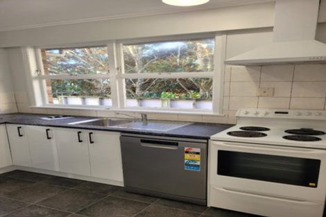Photo of property in 115 Pendarves Street, New Plymouth, 4312