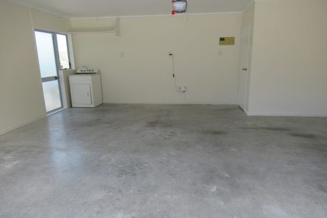 Photo of property in 1/4 Fairbanks Place, Glendene, Auckland, 0602