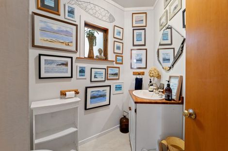 Photo of property in 75 Morley Street, New Plymouth, 4310