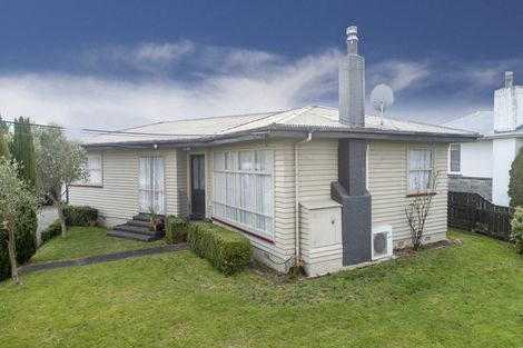 Photo of property in 15 Wavell Crescent, Lansdowne, Masterton, 5810