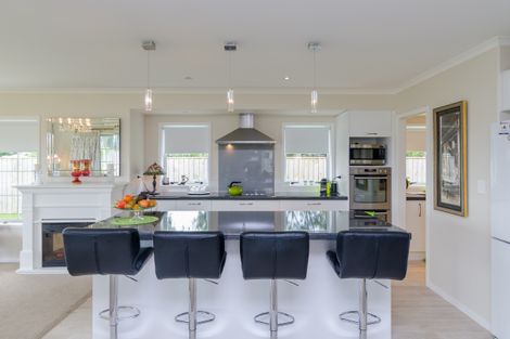 Photo of property in 10 Feist Street, Carterton, 5713