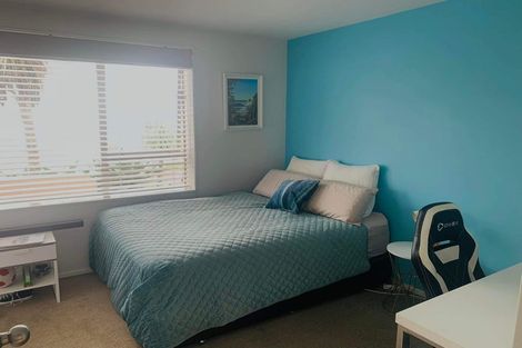 Photo of property in 1/464 Beach Road, Murrays Bay, Auckland, 0630