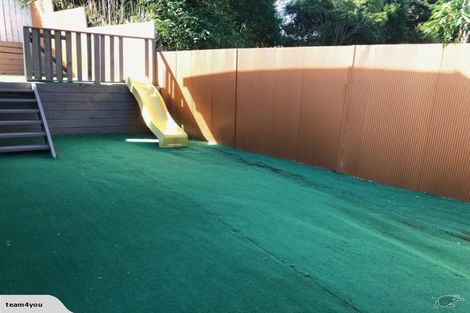 Photo of property in 2/95 Hobsonville Road, West Harbour, Auckland, 0618