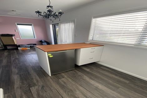 Photo of property in 2a Redwood Drive, Massey, Auckland, 0614