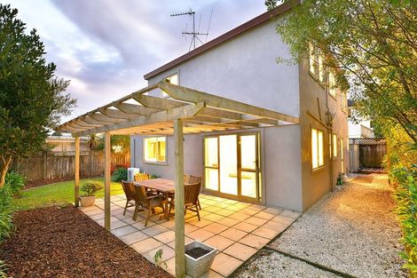 Photo of property in 2/34 Selwyn Crescent, Forrest Hill, Auckland, 0620