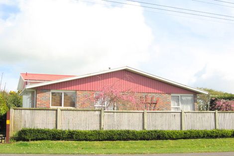 Photo of property in 4 Pukatea Street, Inglewood, 4330