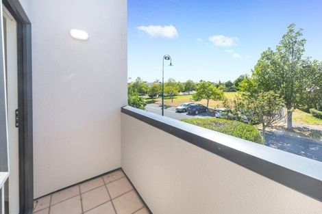 Photo of property in 9 Spalding Rise, Golflands, Auckland, 2013