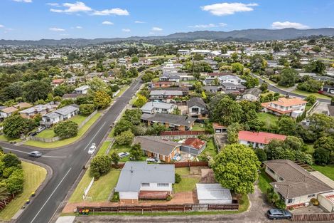 Photo of property in 28 Eyre Street, Henderson, Auckland, 0612