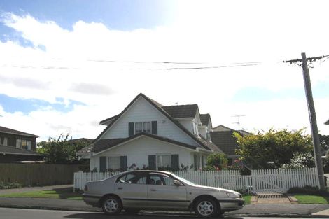 Photo of property in 2/52 Milford Road, Milford, Auckland, 0620