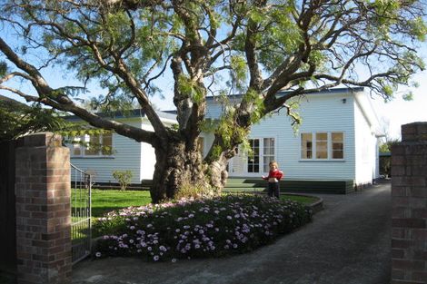 Photo of property in 12 Avon Street, Waterloo, Lower Hutt, 5011