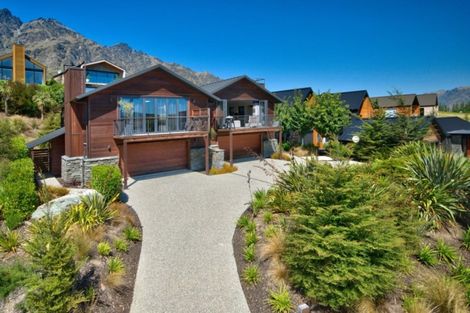 Photo of property in 33 Rannoch Drive, Jacks Point, Queenstown, 9371