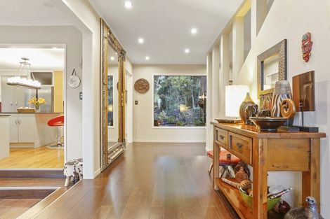 Photo of property in 32 Turanga Road, Henderson Valley, Auckland, 0612