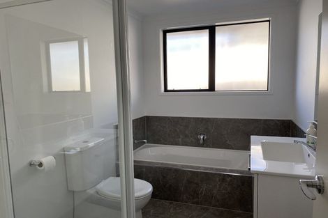 Photo of property in 51 Bert Wall Drive, Omokoroa, 3114