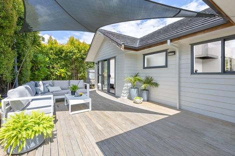 Photo of property in 33 Mural Place, Greenhithe, Auckland, 0632