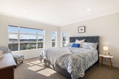 Photo of property in 4 Laurel Oak Drive, Schnapper Rock, Auckland, 0632