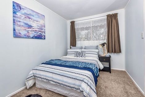 Photo of property in 114 Colwill Road, Massey, Auckland, 0614