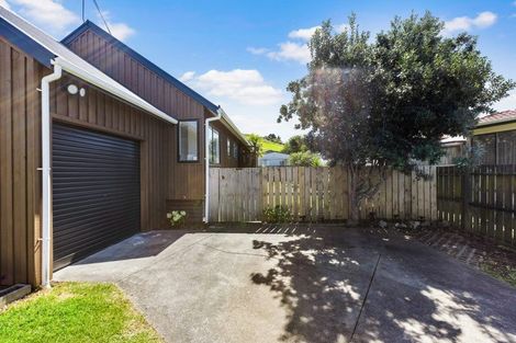 Photo of property in 45 Darren Crescent, Half Moon Bay, Auckland, 2012