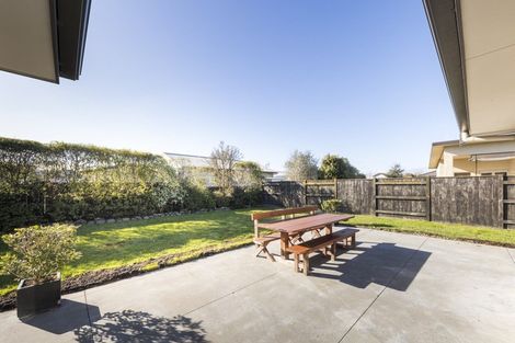 Photo of property in 17 Walnut Grove, Kelvin Grove, Palmerston North, 4414
