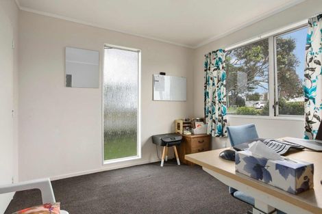 Photo of property in 1/78 West Coast Road, Glen Eden, Auckland, 0602