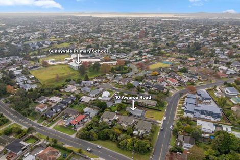 Photo of property in 10 Awaroa Road, Sunnyvale, Auckland, 0612